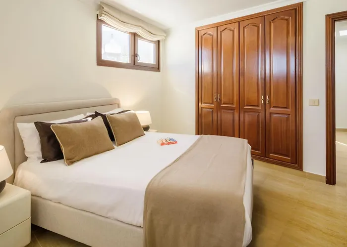 Canaryislandshost I Esencia * 파마라