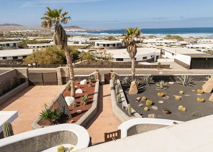 Canaryislandshost I Esencia 파마라