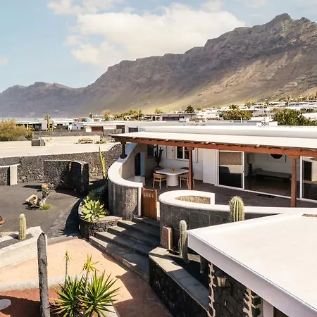 Canaryislandshost I Esencia Daire *