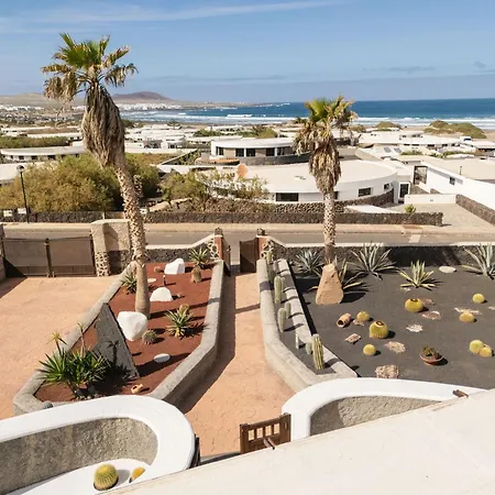 Canaryislandshost I Esencia Фамара