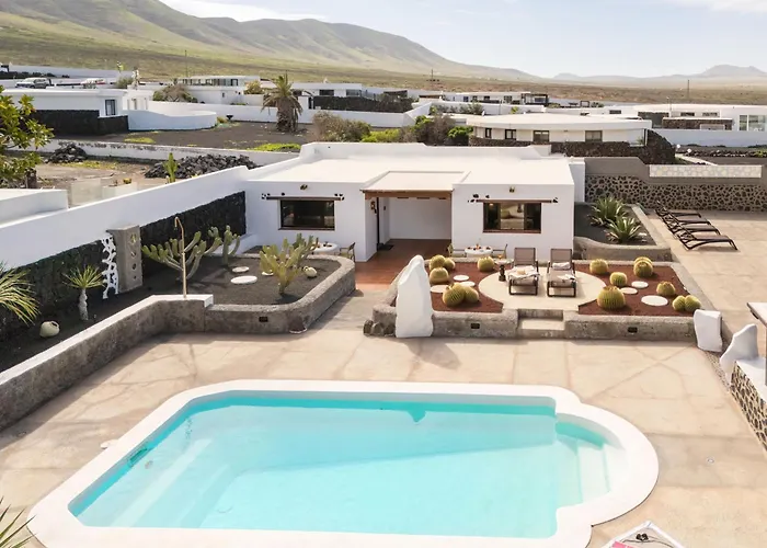 Canaryislandshost I Esencia * Famara