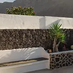 Canaryislandshost I Esencia Apartment Famara